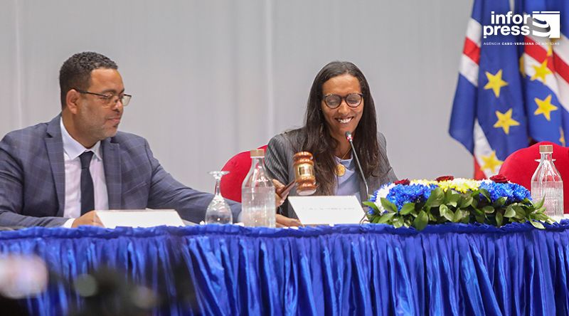 Janira Hopffer Almada destaca igualdade de género e compromisso com imparcialidade no Parlamento