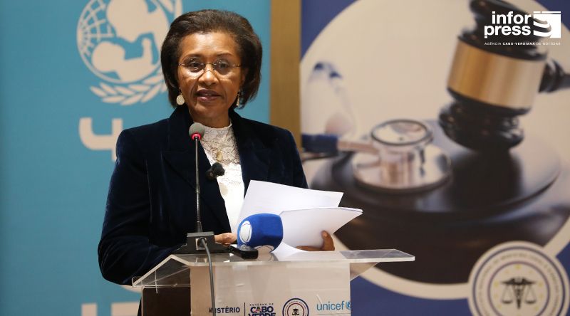 Cabo Verde quer afirmar-se como referência internacional em medicina legal - ministra da Justiça
