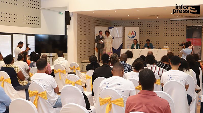 Ministra da Justiça defende reforço das políticas públicas na imigração como prioridade