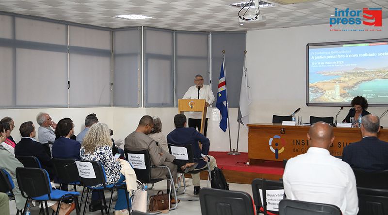 Jorge Carlos Fonseca defende que é possível manter um sistema de justiça criminal eficiente apesar das novas formas de criminalidade