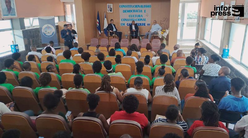 Santa Cruz: Jorge Carlos Fonseca sublinha papel dos jovens na defesa da Constituição e da democracia