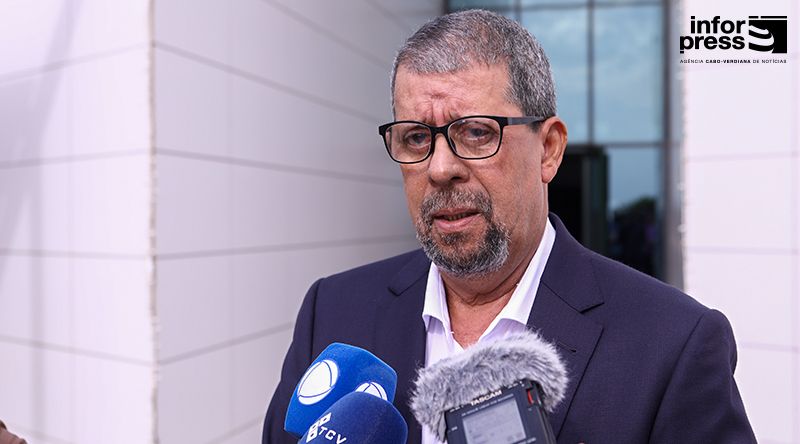 Saúde: Ministro garante abertura para diálogo e prevê normalização salarial em Janeiro de 2026