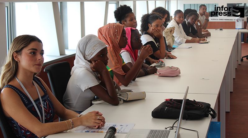 Plataforma das Comunidades Africanas defende papel activo de crianças e adolescentes na defesa dos seus direitos
