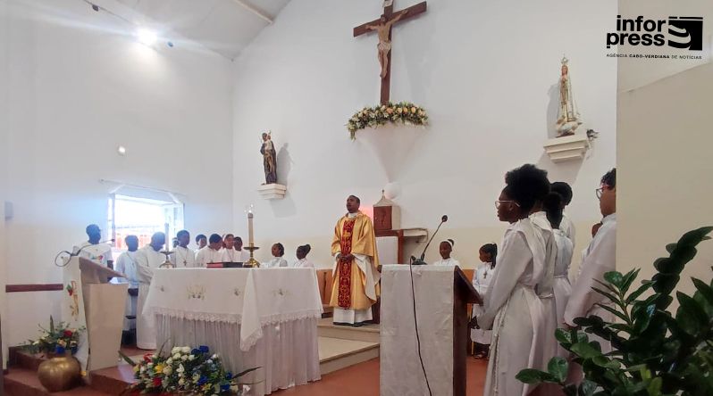 Jovem desarmado pelo segurança do presidente da Assembleia Nacional apresentado ao Tribunal