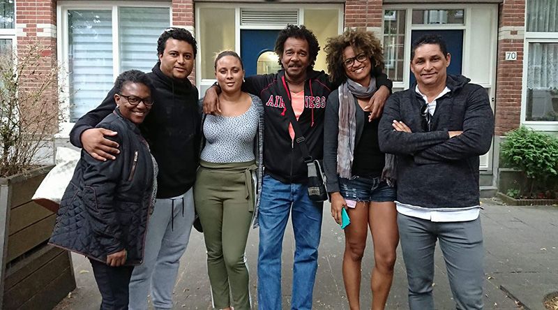 Teatro/Juventude em Marcha: Sala de teatro em Itália lotada para estreia da peça Problemas de Família II