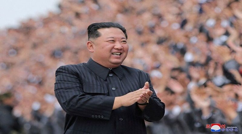 Kim Jong-un recebe ministro da Defesa russo e reafirma apoio a Moscovo na Ucrânia