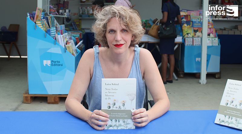 Luísa Sobral lança romance que desafia o ideal da maternidade e valoriza a dependência emocional