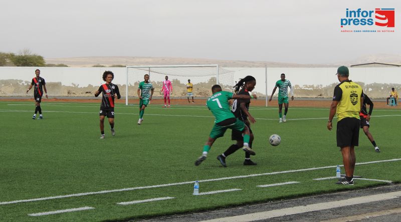 Futebol/Campeonato CV: África Show recupera de desvantagem de dois golos e empata com Palmeira na Boa Vista