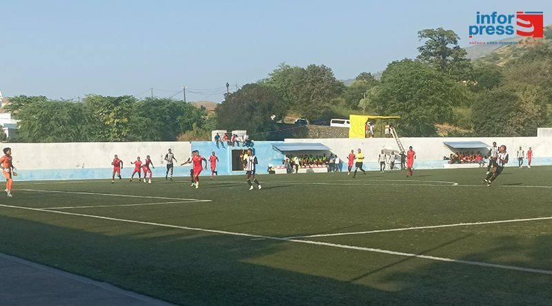 Futebol/Fogo: Académica – Valência é jogo-cartaz da 12.ª jornada do campeonato do primeiro escalão