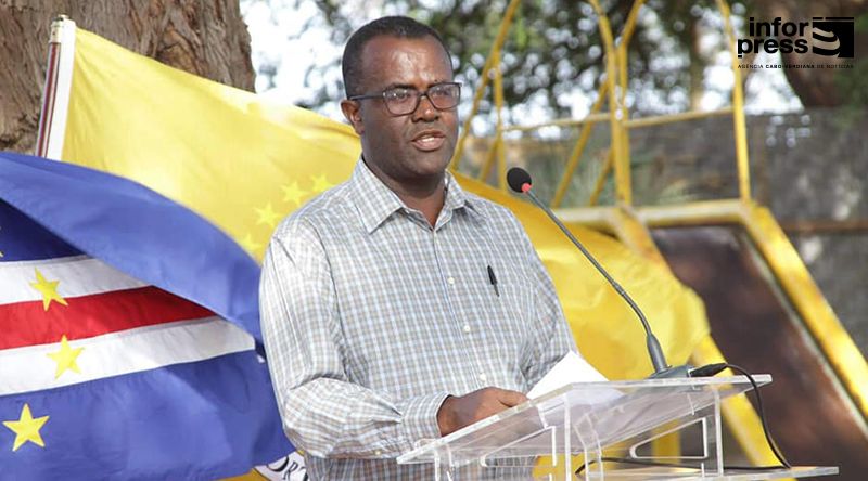 Porto Novo: Delegação do ME tem estado a levar livros a todos as escolas do concelho – responsável