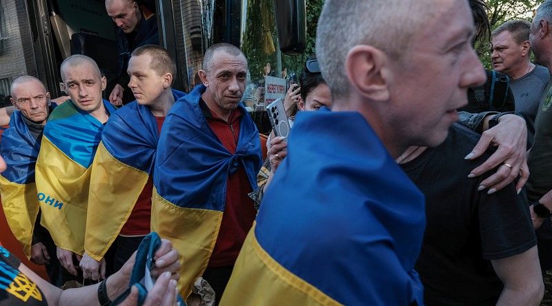Libertados mais 307 prisioneiros ucranianos pela Rússia após noite violenta de ataques