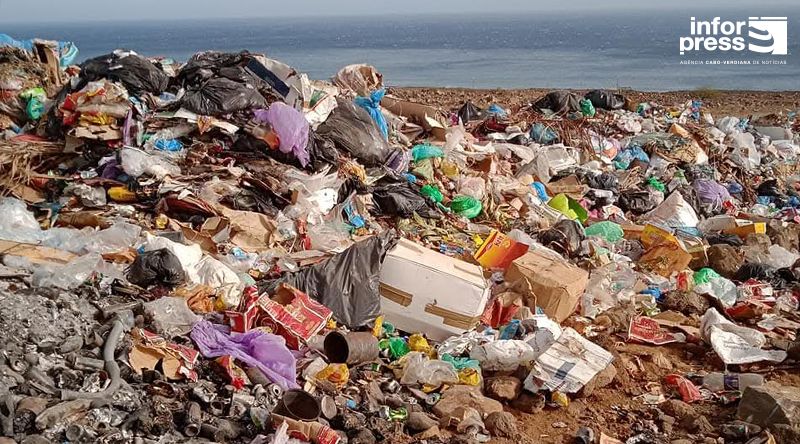São Nicolau: Munícipe no Tarrafal preocupado com situação da lixeira municipal