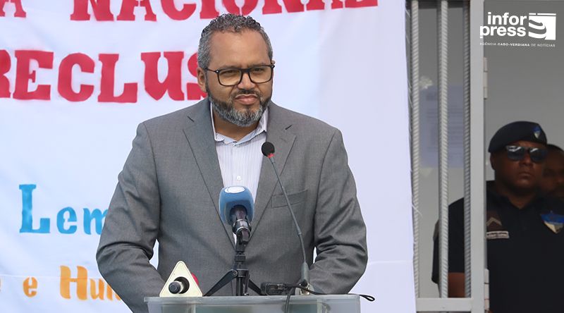 Cadeia Central da Praia reforçada com novo médico e enfermeiro para melhorar assistência médica