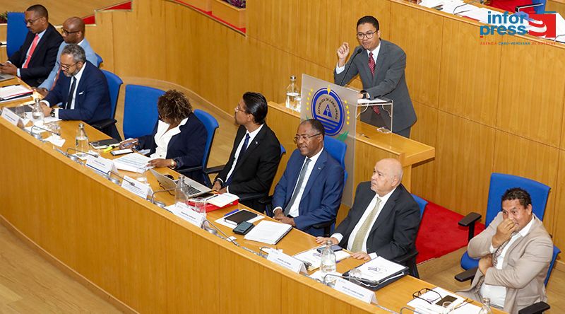 Parlamento: MpD acusa Governo de gastar margem financeira herdada e aumentar défice sem reformas