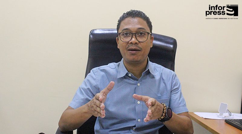 ENTREVISTA: Deputado apresenta ao parlamento projecto de lei para reforçar luta contra corrupção (c/áudio)