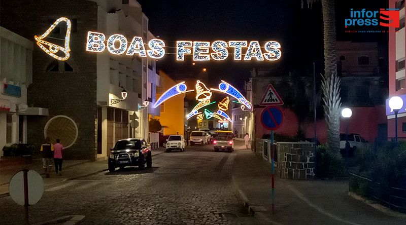 Ribeira Grande: Inovação da iluminação aérea com luzes de Natal surpreende munícipes