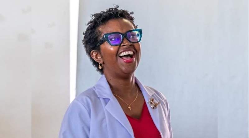 Mana Guta: “Escrevo para continuar a ser eu, recuperar o equilíbrio e manter-me lúcida”