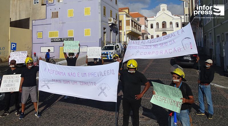 São Vicente: Bombeiros acusam vereador de desconhecimento dos problemas e pedem demissão do comandante 