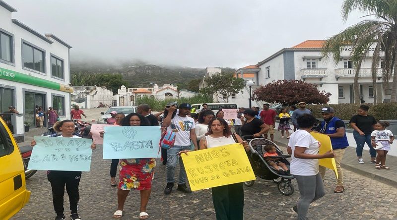 Brava: População em protesto clama por atenção do Governo contra mau serviço do transporte marítimo