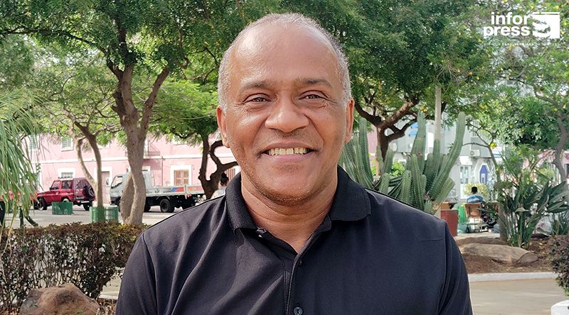 Capital recebe desfile “dança de rua” em quatro gerações, assinalando os 50 anos de independência