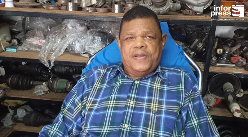 Atirado para uma cadeira de rodas há 30 anos Manuel Paiva espera e desespera por uma indemnização