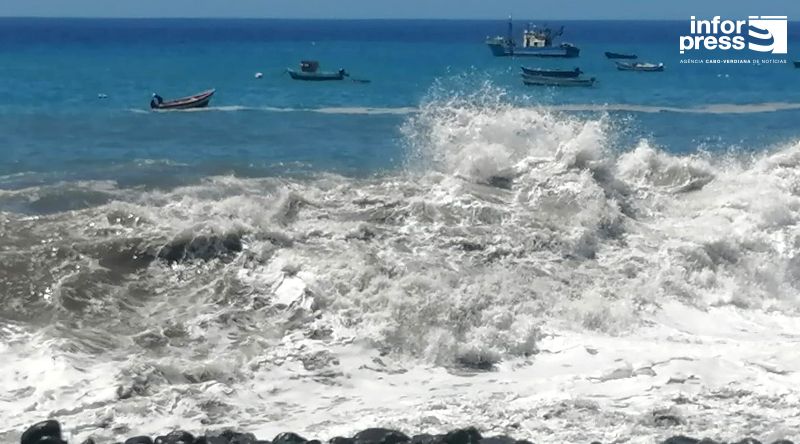 Porto Novo/Tarrafal de Monte Trigo: Mar bravo começa a preocupar moradores da zona de praia