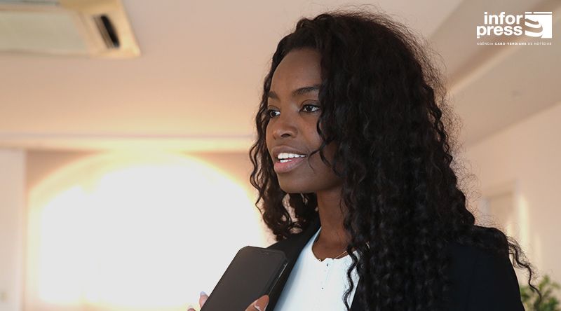 Supermodelo angolana enaltece potencial de Cabo Verde no turismo e desenvolvimento económico