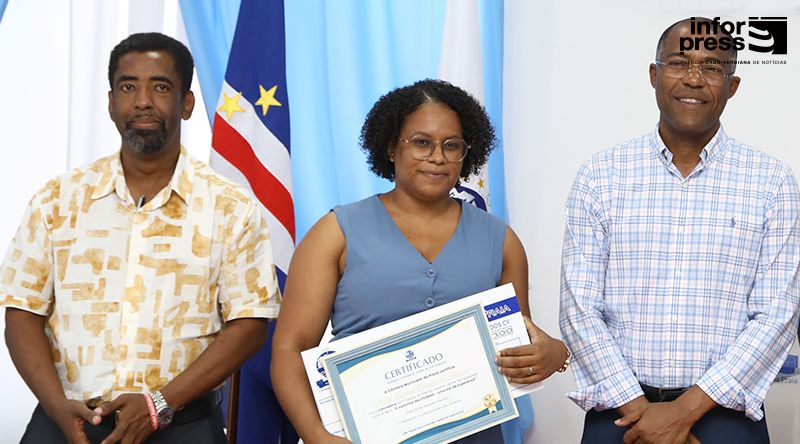   Jovem aspirante a escritora é vencedora do Prémio Literário Jaime de Figueiredo 2025