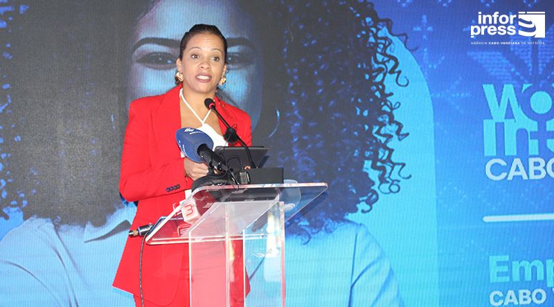 Directora da Women in Tech alerta para baixa presença feminina na tecnologia e em cargos de liderança