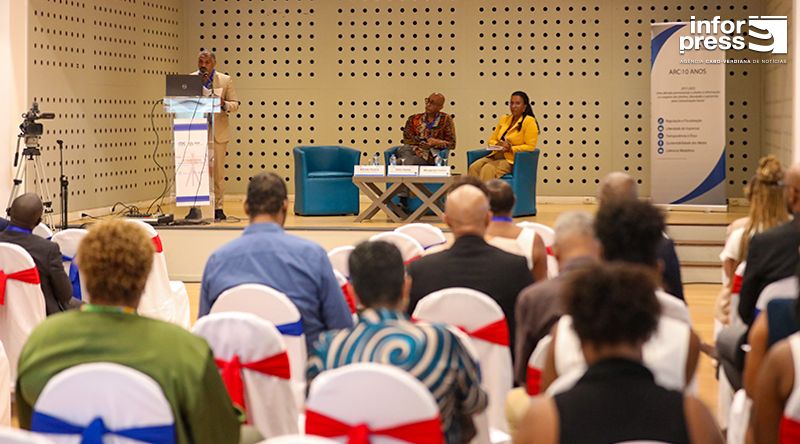 Cabo Verde quer adaptar legislação e reforçar literacia digital para defender democracia