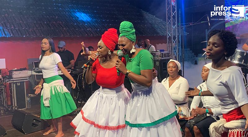 REPORTAGEM: Ana Mileida e Milene Gomes, as vozes que têm “elevado e modernizado” batuco (c/áudio)