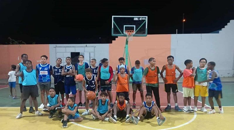 Porto Novo: Liga infantil de basquetebol movimenta três dezenas de crianças 