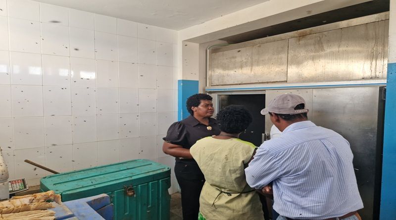 Boa Vista: Governo vai estudar novo sistema de frio e energias renováveis para a Peixaria Municipal de Sal Rei