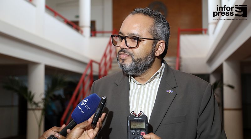 Governo aposta em enfermeiros especialistas para reduzir complicações por infecções e aumentar segurança dos doentes