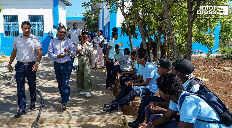 Ministro da Educação satisfeito com indicadores de aproveitamento no município de Ribeira Grande de Santiago