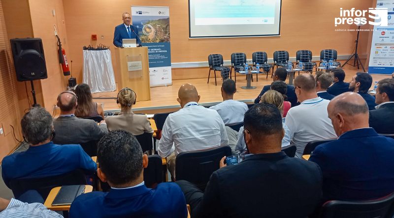 Cabo Verde precisa de soluções e parceiros comprometidos para acelerar sua transição energética - ministro
