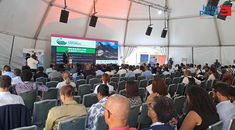 Santiago Norte: Ministro do Turismo defende diversificação e sustentabilidade como eixos centrais do sector