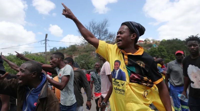 Moçambique/Eleições: Manifestantes cortam acesso à principal fronteira com a África do Sul 