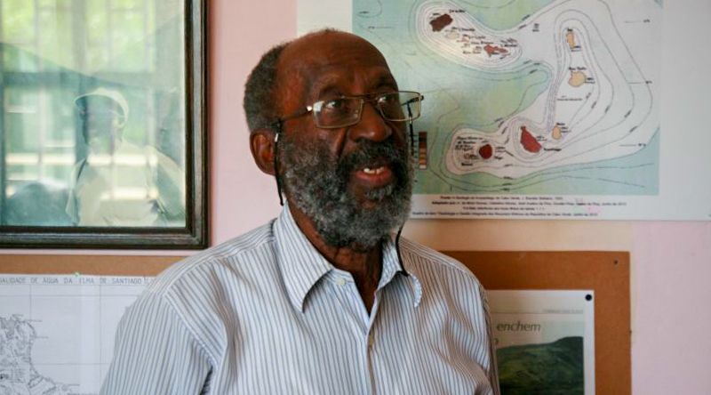 Óbito: Faleceu hidrogeólogo Alberto Mota Gomes, primeiro seleccionador nacional de futebol