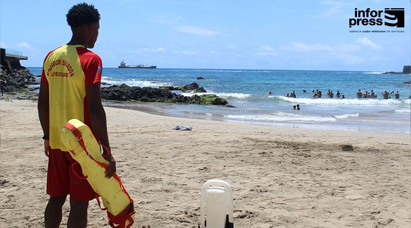 Praias da capital sem prancha, kits de primeiros socorros e vigilância - alertam nadadores-salvadores