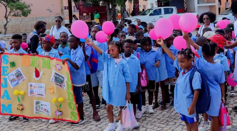 Maio: Ano lectivo arranca com falta de oito professores e sem refeição quente nas escolas