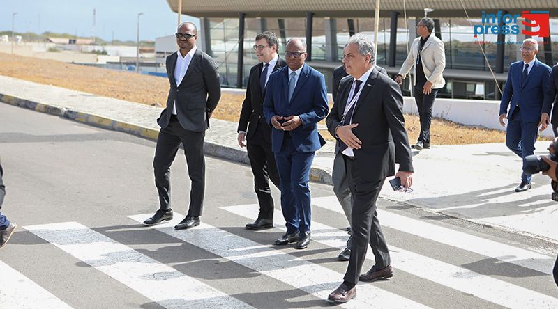 Primeiro-ministro destaca transformação “evidente” no Aeroporto da Praia após investimentos de 17 milhões de euros