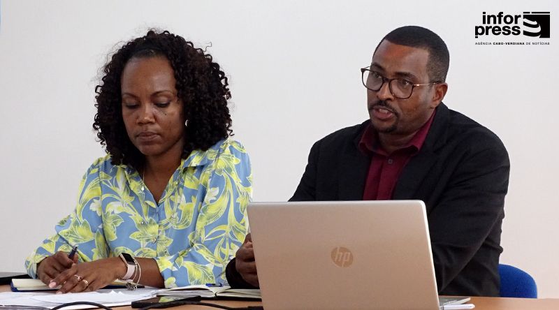 Exposição temática alerta sobre tráfico de pessoas em Cabo Verde