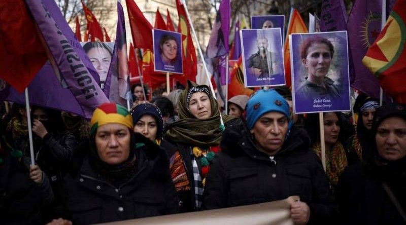 Guerrilha curda do PKK anuncia dissolução e fim de 40 anos de luta armada