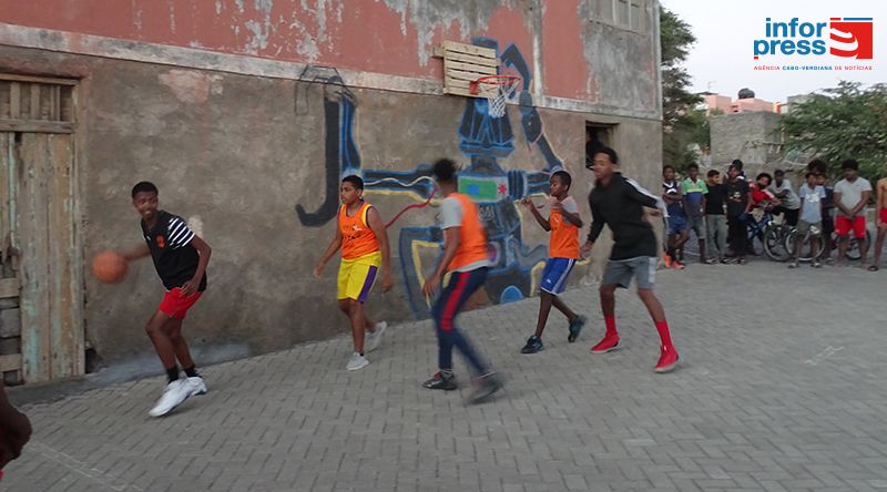 Porto Novo/Desporto: Clube de basquetebol reivindica criação de campos para “street Basket”