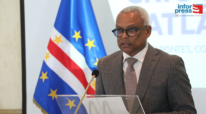 Presidente da República participa na IV reunião internacional sobre defesa da democracia em Espanha