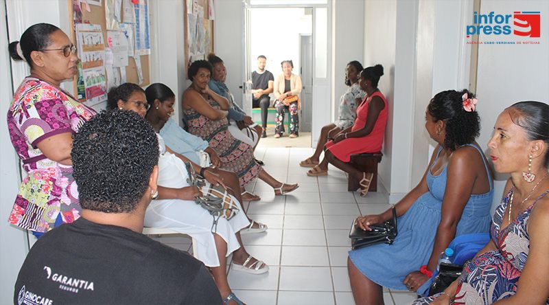 Brava: Coordenadora da campanha Maio Furta-Cor promove palestra com gestantes