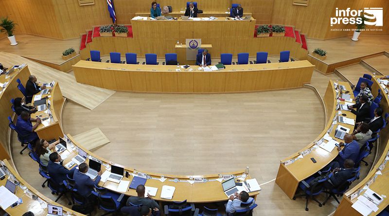 Cabo Verde: Parlamento rejeita voto de condenação ao golpe de Estado na Guiné-Bissau