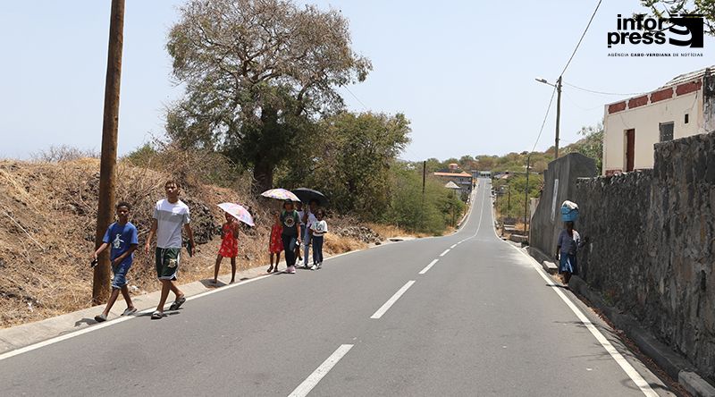 Fogo: Estradas de Cabo Verde reforça sinalização vertical nas estradas da ilha