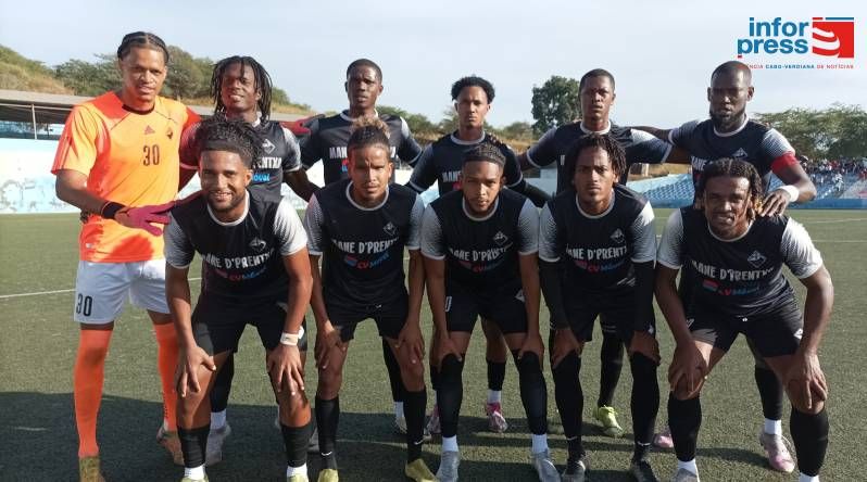 Futebol/Fogo: Académica aproveita derrota do Vulcânico frente a Valência para se isolar na liderança